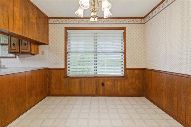 357 S Lindenwood, Hewitt, TX 76643