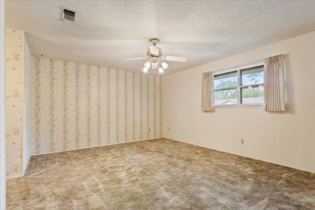 357 S Lindenwood, Hewitt, TX 76643