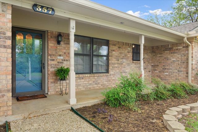 357 S Lindenwood, Hewitt, TX 76643