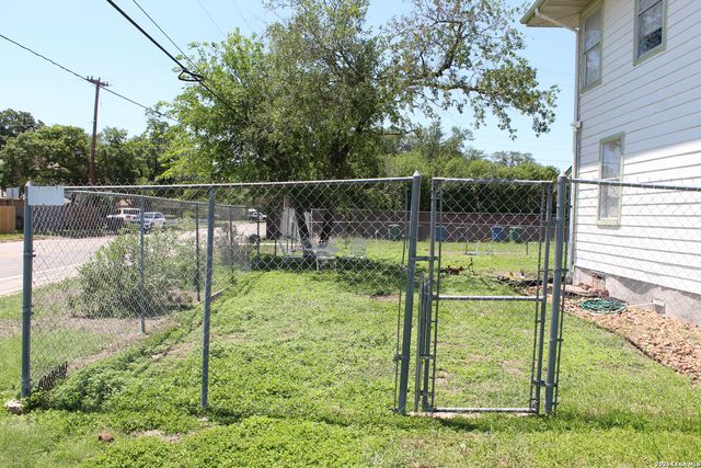 204 SENISA DR, San Antonio, TX 78228