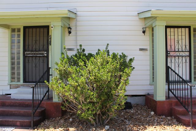 204 SENISA DR, San Antonio, TX 78228