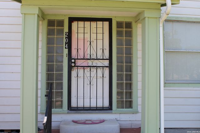 204 SENISA DR, San Antonio, TX 78228