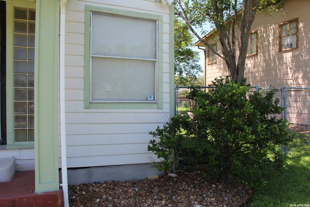 204 SENISA DR, San Antonio, TX 78228
