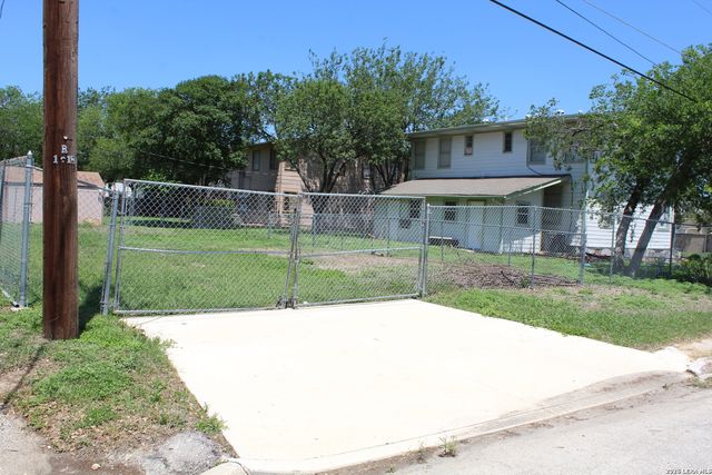 204 SENISA DR, San Antonio, TX 78228