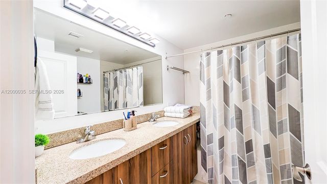 601 NE 23rd St 1605, Miami, FL 33137