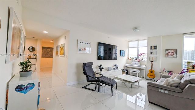 601 NE 23rd St 1605, Miami, FL 33137