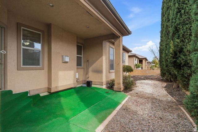 3879 LONDON LN, Santa Clara, UT 84765