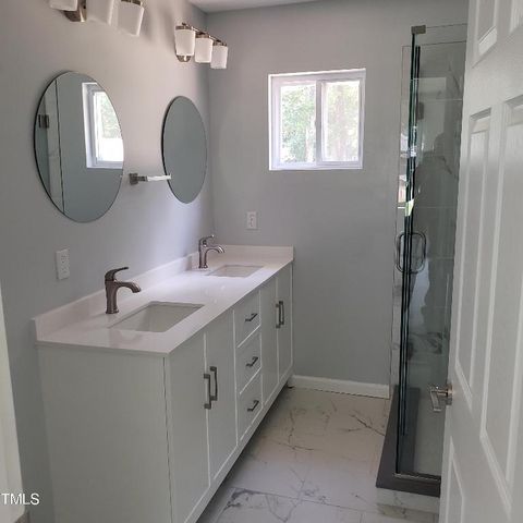 142 Marathon Lane, Fayetteville, NC 28304