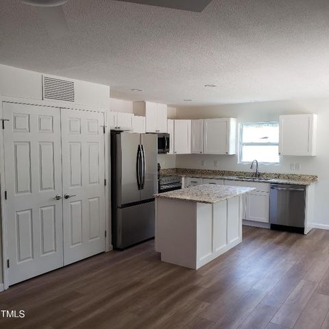 142 Marathon Lane, Fayetteville, NC 28304