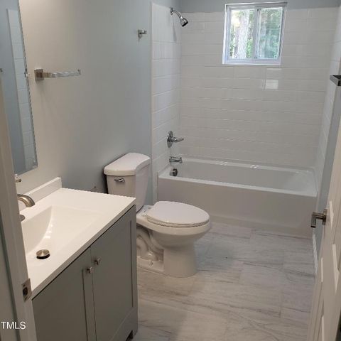 142 Marathon Lane, Fayetteville, NC 28304