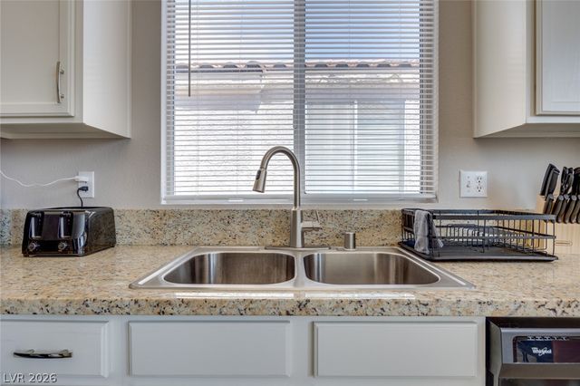 9588 Ensworth Street, Las Vegas, NV 89123