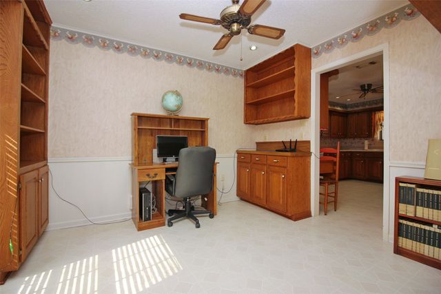 400 S Fordyce Street, Blooming Grove, TX 76626