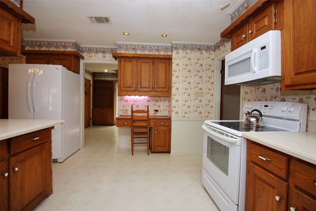 400 S Fordyce Street, Blooming Grove, TX 76626