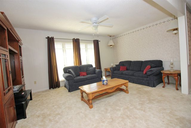 400 S Fordyce Street, Blooming Grove, TX 76626