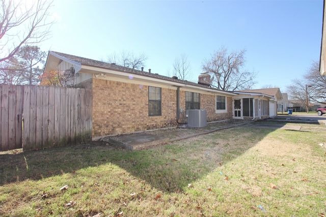 400 S Fordyce Street, Blooming Grove, TX 76626