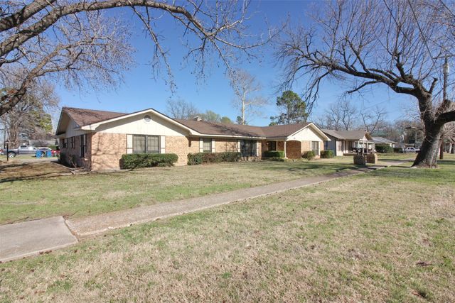 400 S Fordyce Street, Blooming Grove, TX 76626