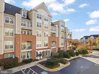 2711 BELLFOREST CT #201, Vienna, VA 22180