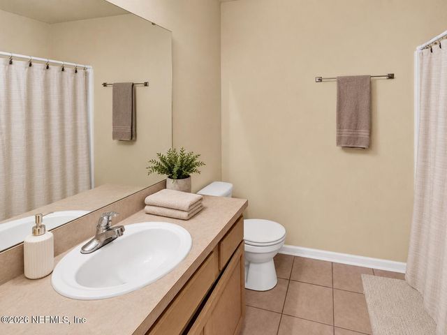 6111 MAGGIES Circle 115, Jacksonville, FL 32244