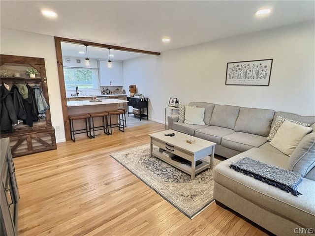 817 Lamont Cir, Cortlandville, NY 13045