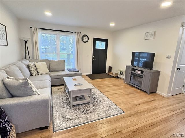 817 Lamont Cir, Cortlandville, NY 13045