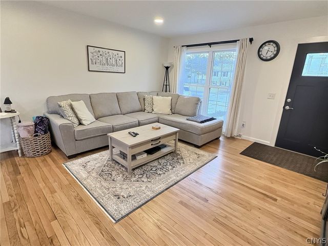 817 Lamont Cir, Cortlandville, NY 13045