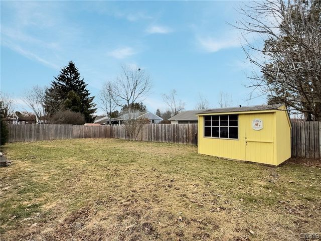 817 Lamont Cir, Cortlandville, NY 13045