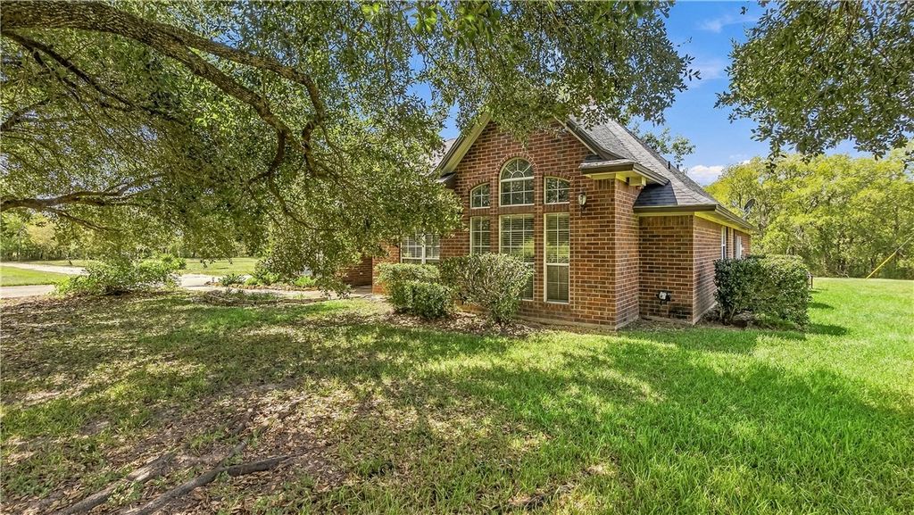 8002 Chockataw Lane, Navasota, TX 77868 — photo 2