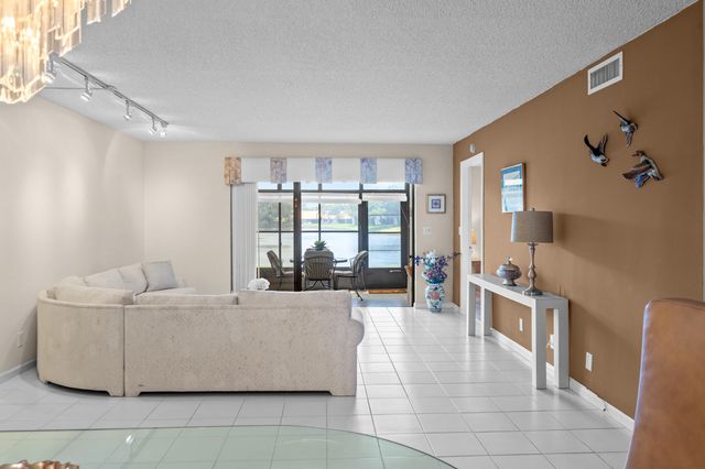 9700 Pavarotti Terrace 102, Boynton Beach, FL 33437