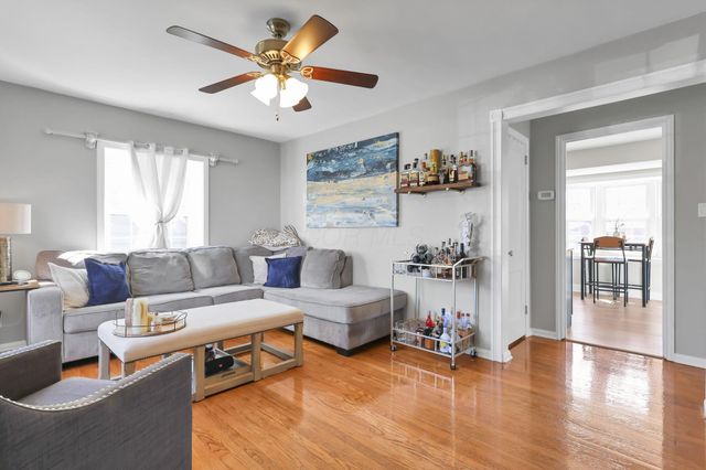 327 E Jeffrey Place, Columbus, OH 43214