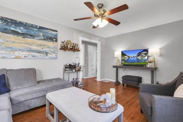 327 E Jeffrey Place, Columbus, OH 43214