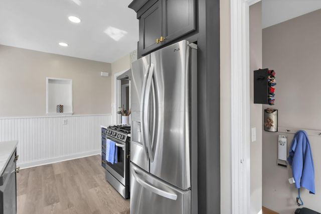 327 E Jeffrey Place, Columbus, OH 43214