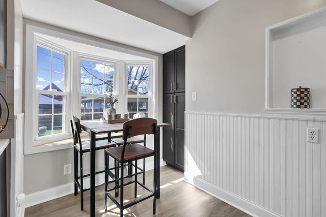 327 E Jeffrey Place, Columbus, OH 43214