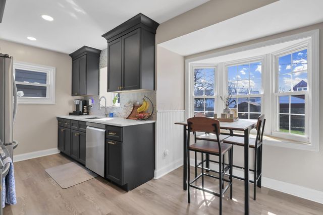 327 E Jeffrey Place, Columbus, OH 43214