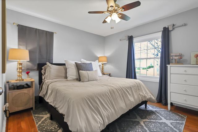 327 E Jeffrey Place, Columbus, OH 43214