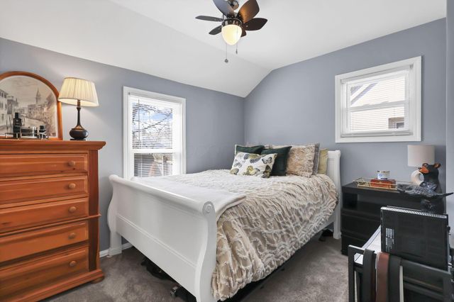 327 E Jeffrey Place, Columbus, OH 43214