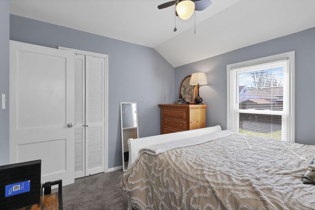 327 E Jeffrey Place, Columbus, OH 43214