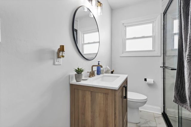 327 E Jeffrey Place, Columbus, OH 43214