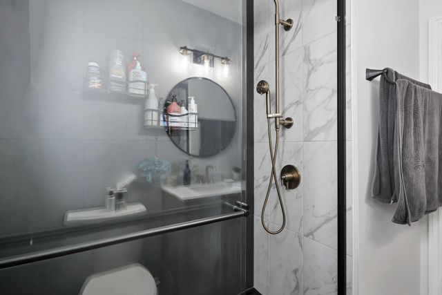 327 E Jeffrey Place, Columbus, OH 43214