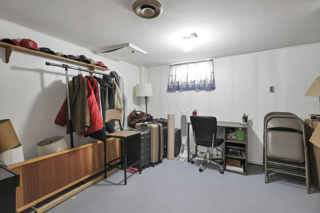 327 E Jeffrey Place, Columbus, OH 43214