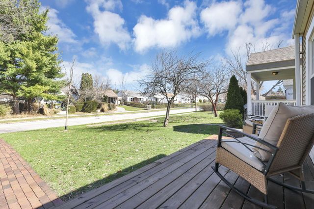 327 E Jeffrey Place, Columbus, OH 43214