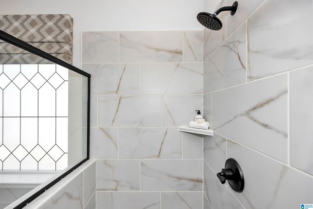 2068 VALLEY RUN, Leeds, AL 35094