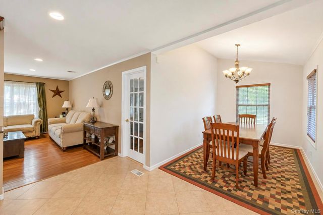 1 Lowell Road, Sayville, NY 11782