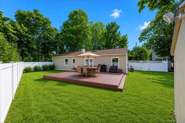 1 Lowell Road, Sayville, NY 11782
