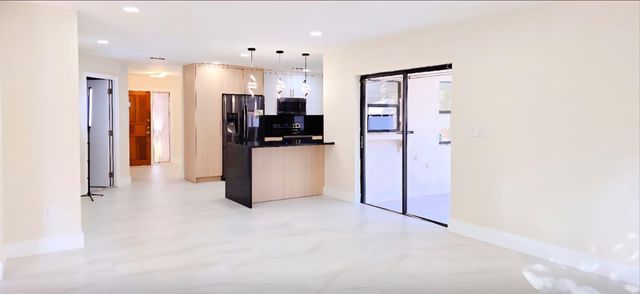 11516 SW 54th Street, Cooper City, FL 33330