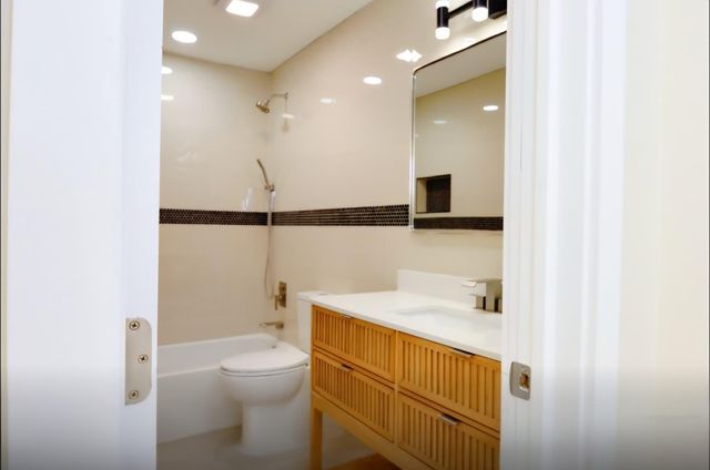 11516 SW 54th Street, Cooper City, FL 33330