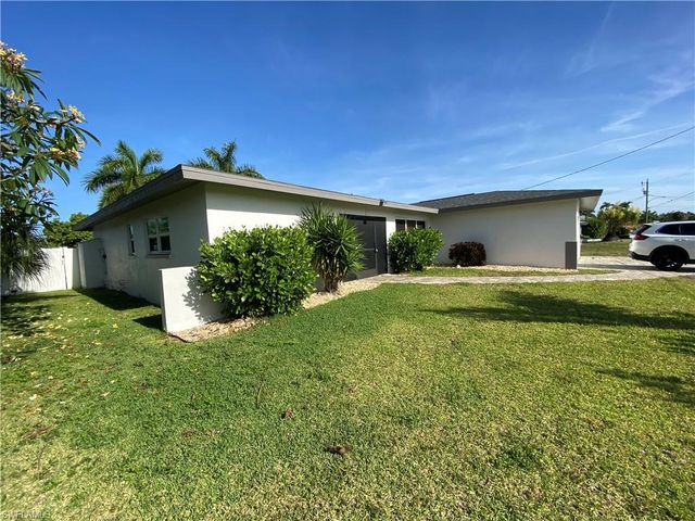 5156 Sunnybrook CT, Cape Coral, FL 33904