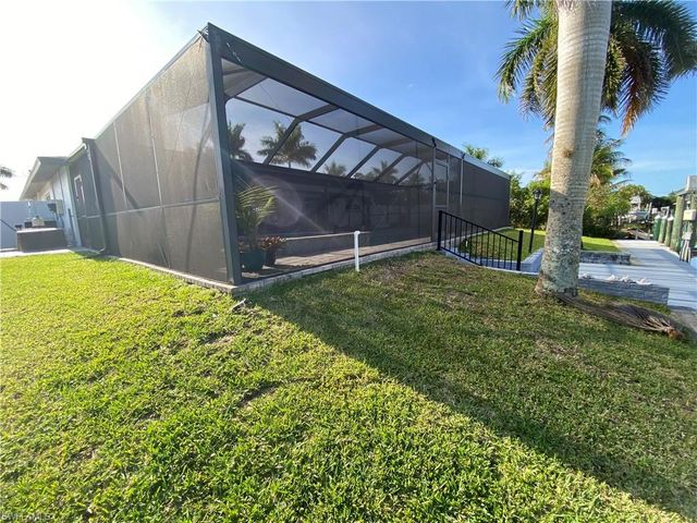 5156 Sunnybrook CT, Cape Coral, FL 33904