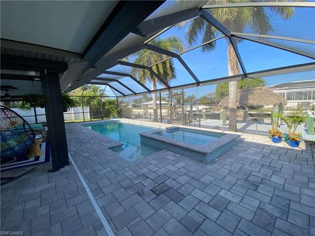 5156 Sunnybrook CT, Cape Coral, FL 33904