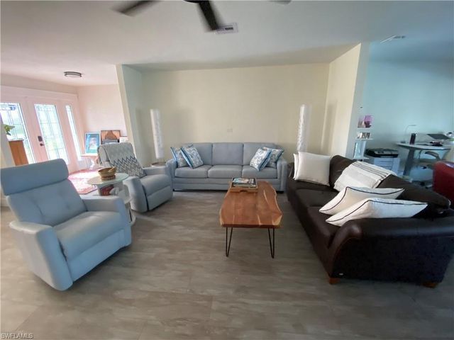 5156 Sunnybrook CT, Cape Coral, FL 33904