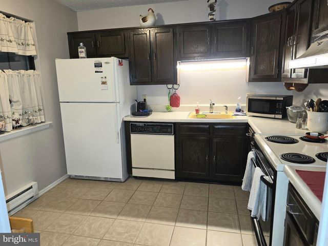 242 LEXINGTON DR, Little Egg Harbor Twp, NJ 08087